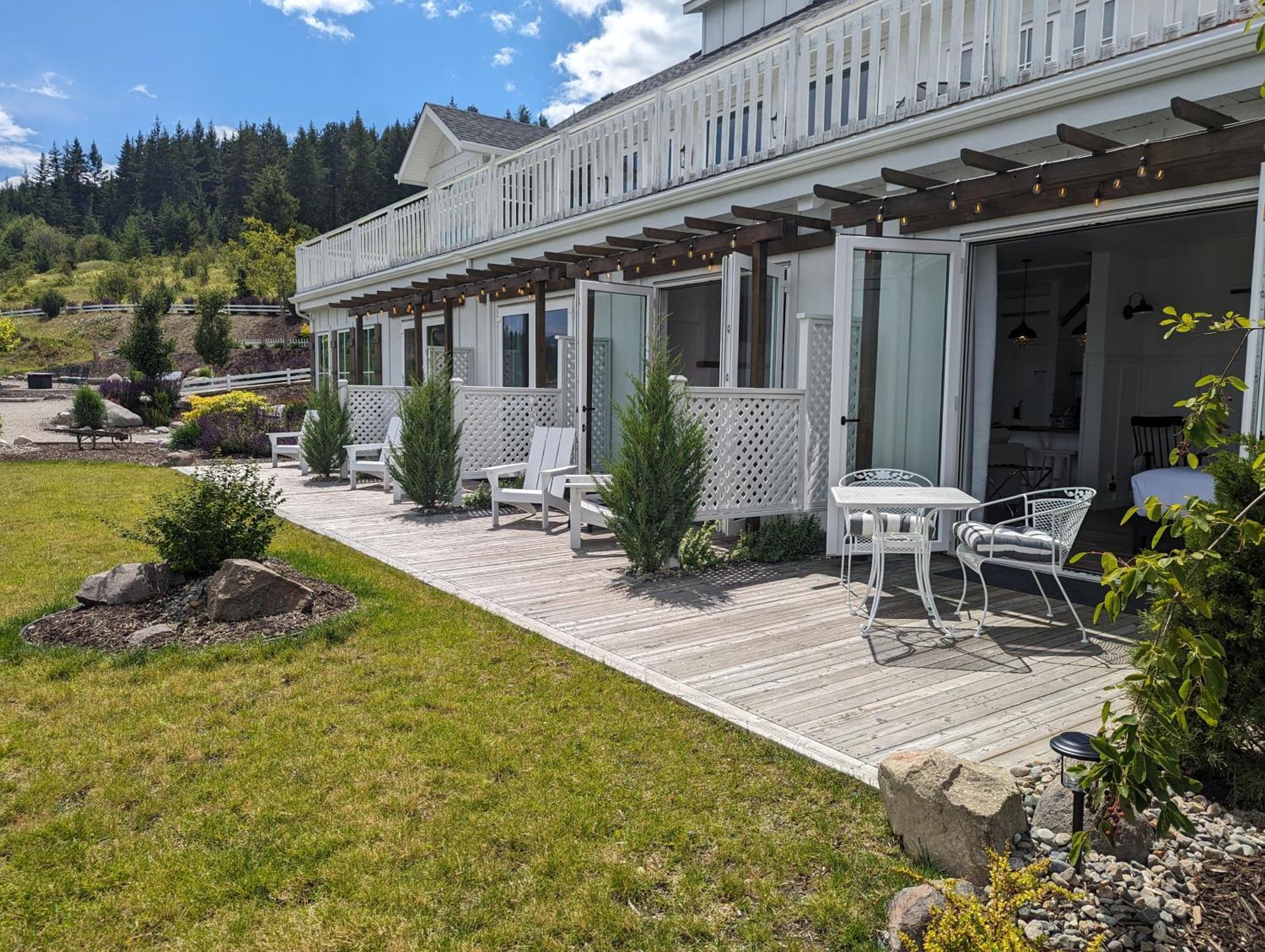 Autumn Lane B&B, Farmhouse Elegance & Stunning Lakeviews West Kelowna Buitenkant foto