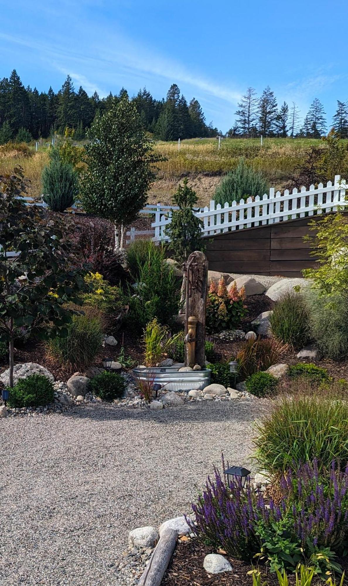 Autumn Lane B&B, Farmhouse Elegance & Stunning Lakeviews West Kelowna Buitenkant foto